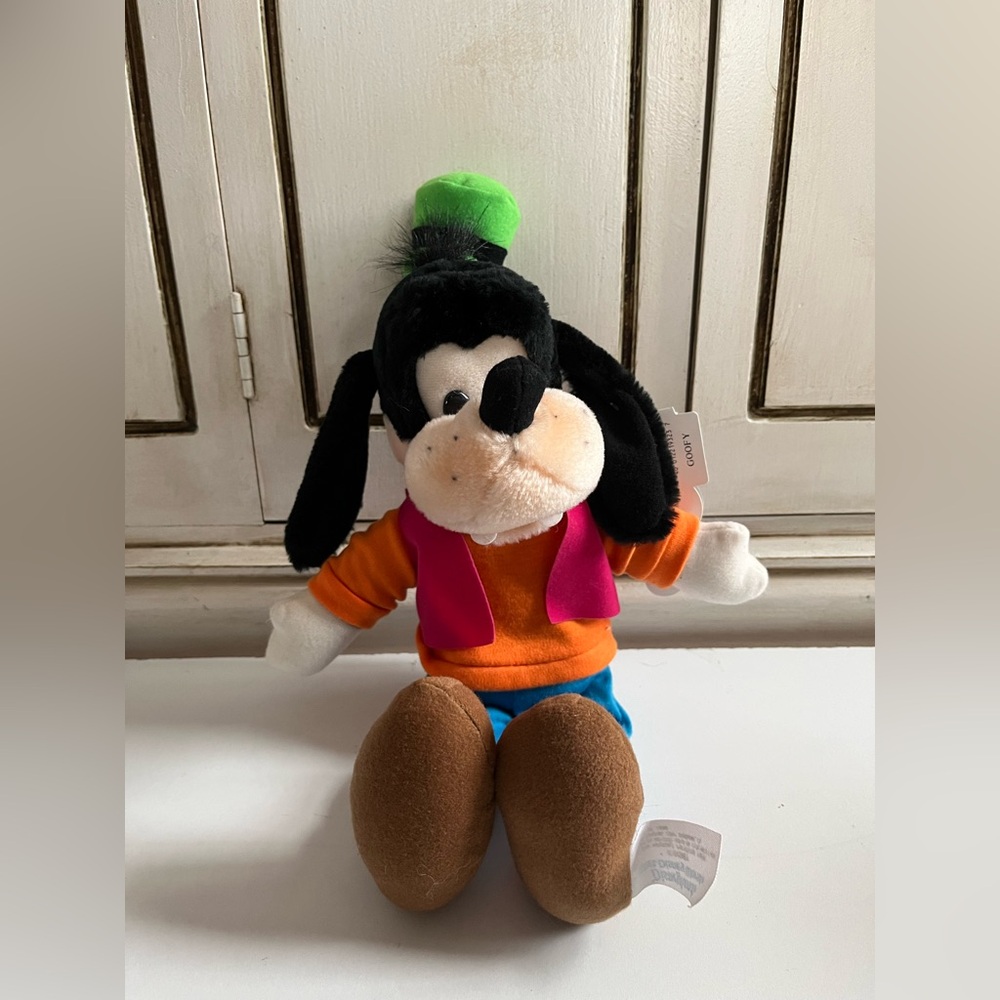 NWT Disneyland Walt Disney World Vintage Mouseketoys Goofy Plush  - 14" Stuffed